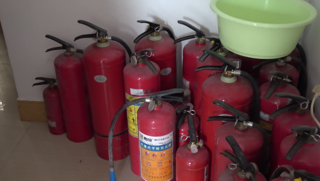 冒充灭火器生产厂家，进行灭火器维护保养